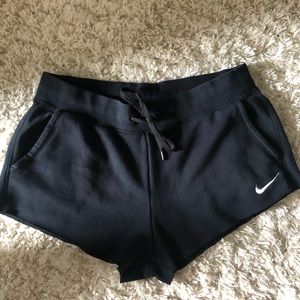 NIKE sweat shorts 🖤size medium